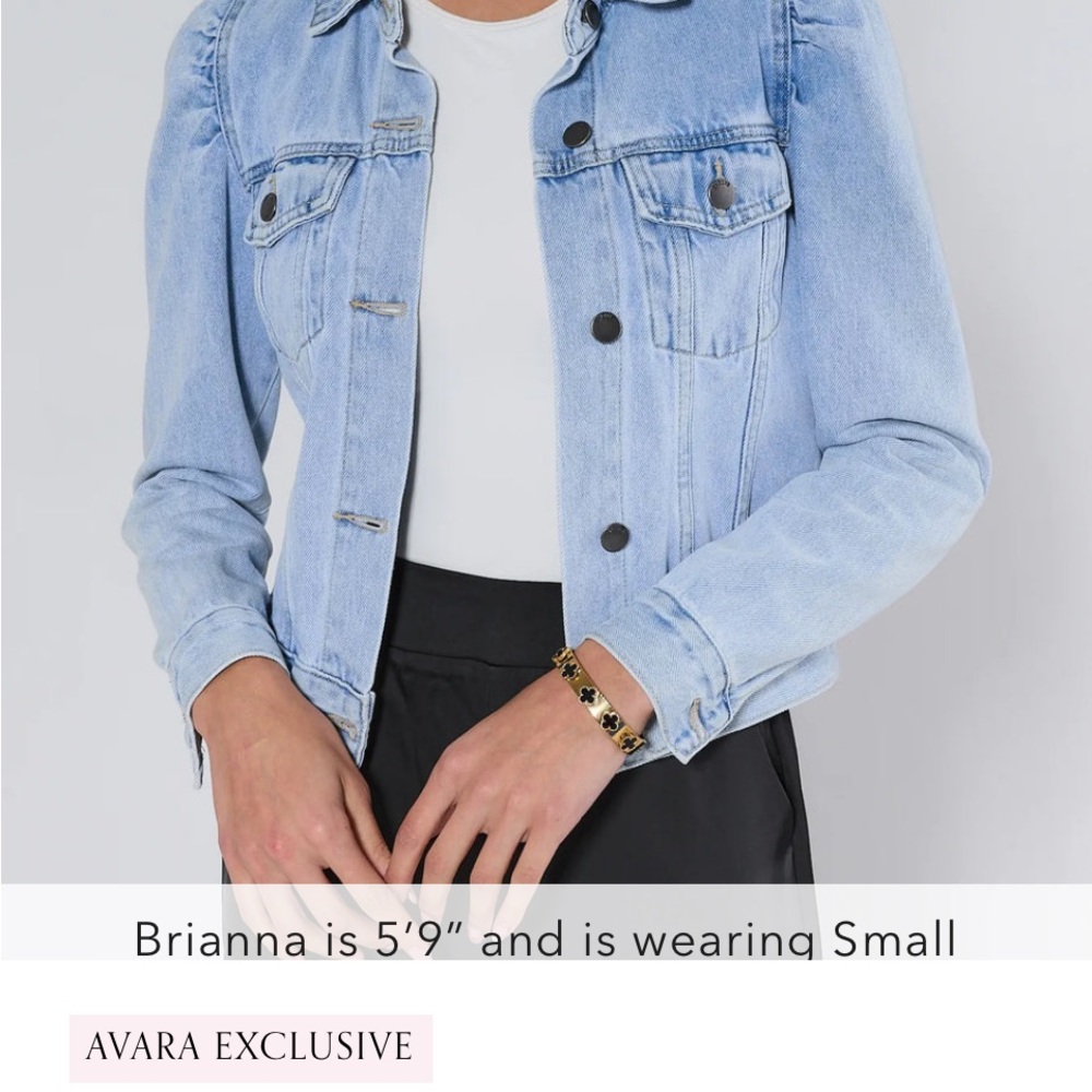 Avara light washed denim jacket with ruffle sleeve size medium